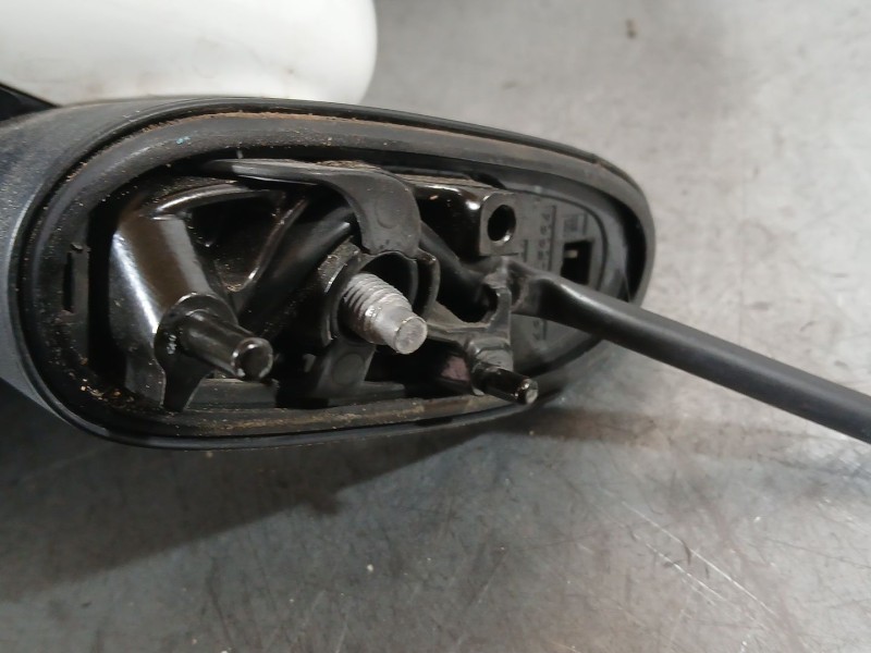 Recambio de retrovisor izquierdo para opel corsa e (x15) 1.4 (08, 68) referencia OEM IAM 13203386 ELECTRICO 3 CABLES ROZADO 