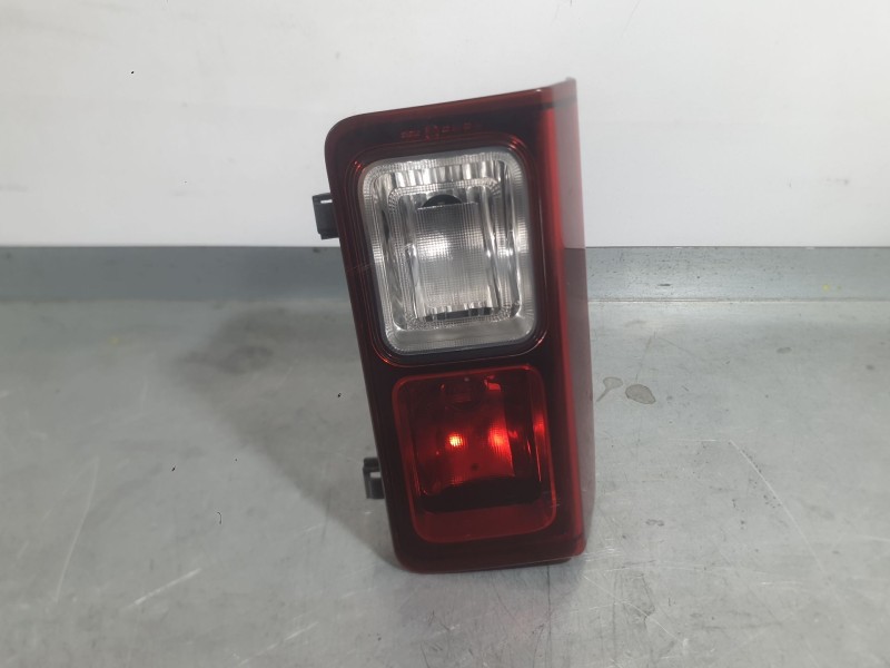 Recambio de piloto trasero derecho paragolpes para renault trafic iii autobús (jg_) 1.6 dci 120 (jgmb) referencia OEM IAM 265548