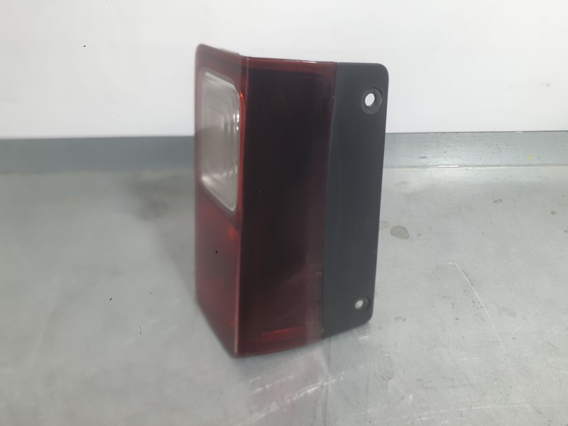 Recambio de piloto trasero derecho paragolpes para renault trafic iii autobús (jg_) 1.6 dci 120 (jgmb) referencia OEM IAM 265548
