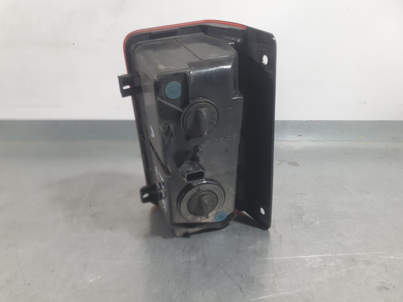 Recambio de piloto trasero izquierdo paragolpes para renault trafic iii autobús (jg_) 1.6 dci 120 (jgmb) referencia OEM IAM 2655