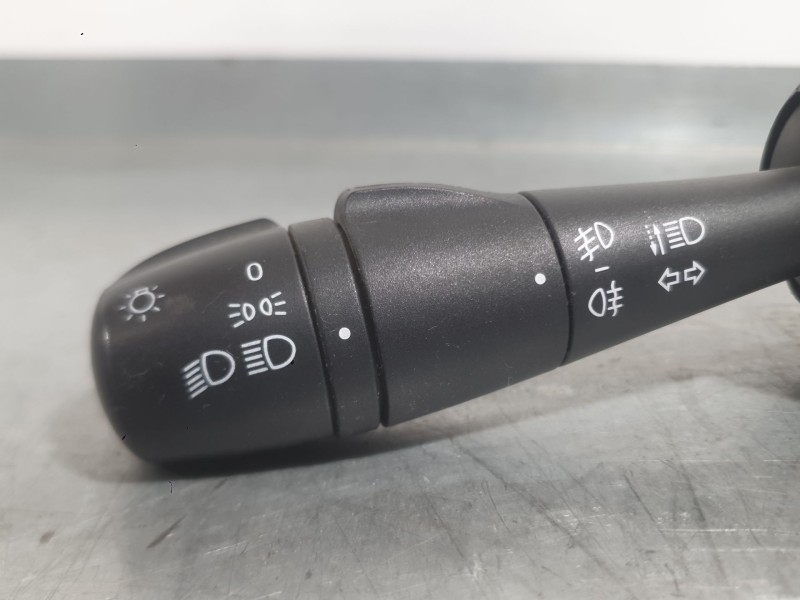 Recambio de mando intermitentes para renault trafic iii autobús (jg_) 1.6 dci 120 (jgmb) referencia OEM IAM 255408783R  25260546