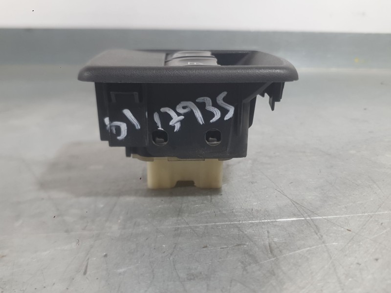 Recambio de mando elevalunas delantero izquierdo para renault trafic iii autobús (jg_) 1.6 dci 120 (jgmb) referencia OEM IAM 254