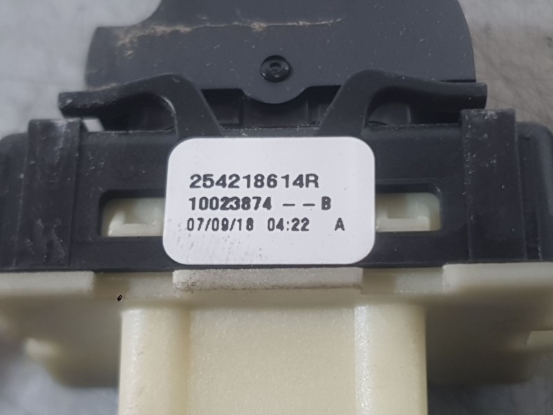 Recambio de mando elevalunas delantero derecho para renault trafic iii autobús (jg_) 1.6 dci 120 (jgmb) referencia OEM IAM 25421