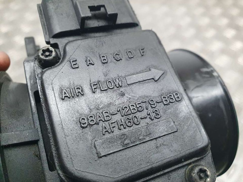 Recambio de caudalimetro para ford focus berlina (cak) ghia referencia OEM IAM 98AB12B579B3B AFH6013 