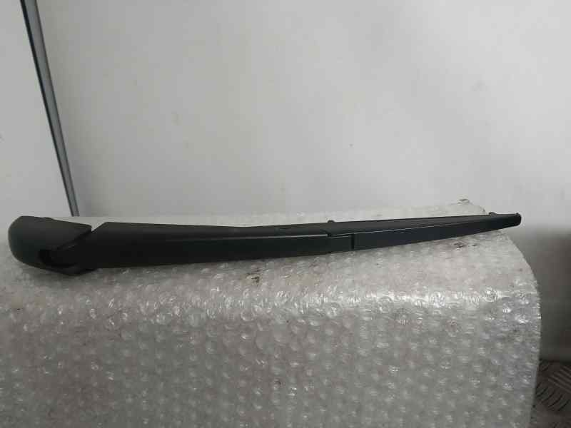 Recambio de brazo limpia trasero para toyota rav4 hybrid 4x2 advance referencia OEM IAM 8524142110  