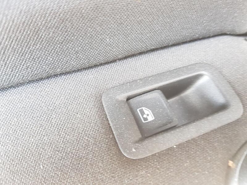 Recambio de mando elevalunas trasero izquierdo para volkswagen touran (5t1) 1.6 tdi referencia OEM IAM 5G0959855M  