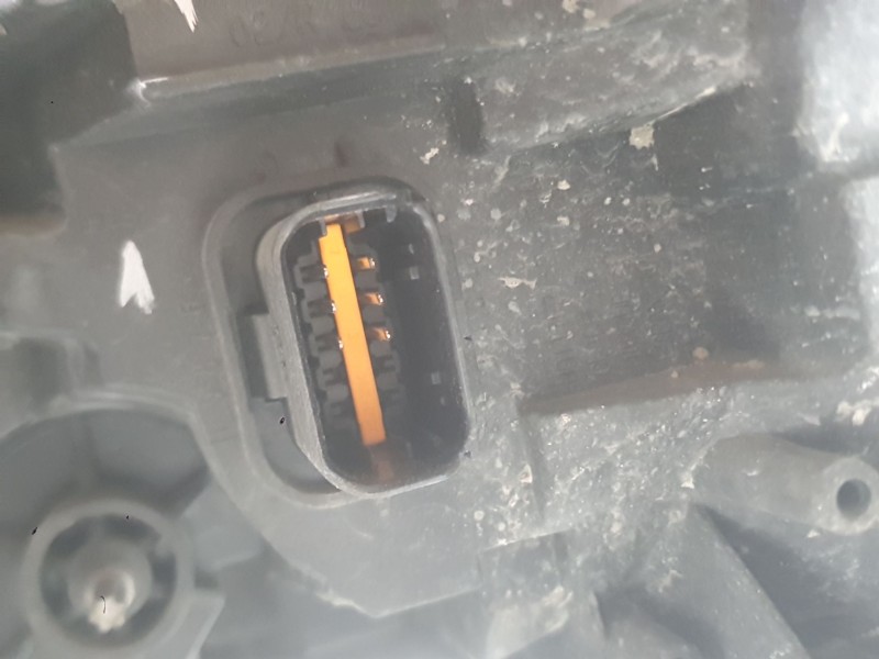 Recambio de faro derecho para renault trafic iii autobús (jg_) 1.6 dci 120 (jgmb) referencia OEM IAM 260101161R  