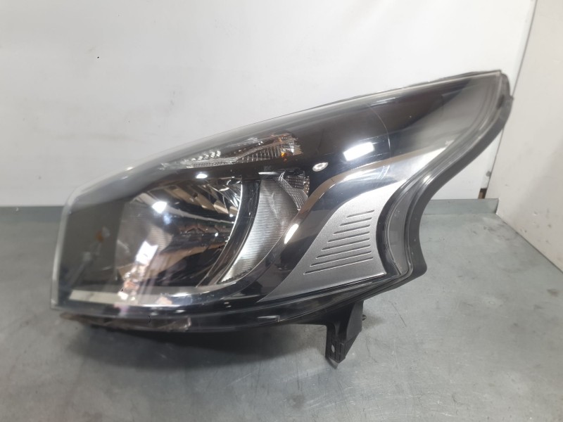 Recambio de faro izquierdo para renault trafic iii autobús (jg_) 1.6 dci 120 (jgmb) referencia OEM IAM 260600500R  