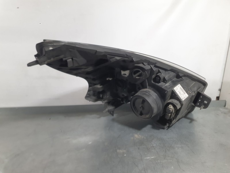 Recambio de faro izquierdo para renault trafic iii autobús (jg_) 1.6 dci 120 (jgmb) referencia OEM IAM 260600500R  