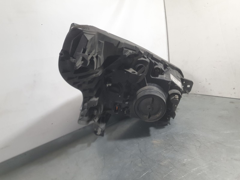 Recambio de faro izquierdo para renault trafic iii autobús (jg_) 1.6 dci 120 (jgmb) referencia OEM IAM 260600500R  