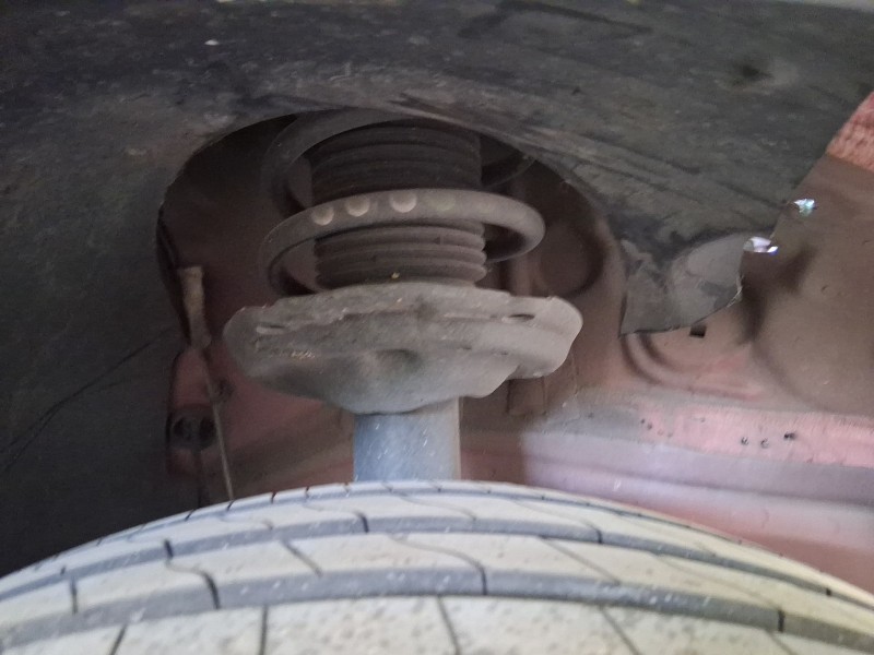 Recambio de amortiguador delantero derecho para seat ibiza v (kj1, kjg) 1.0 tsi referencia OEM IAM 2Q0413032BA  