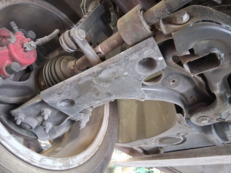 Recambio de brazo suspension inferior delantero derecho para seat ibiza v (kj1, kjg) 1.0 tsi referencia OEM IAM 2Q0407152D  
