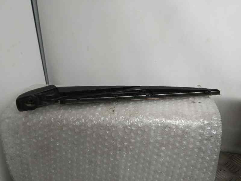 Recambio de brazo limpia trasero para toyota rav4 hybrid 4x2 advance referencia OEM IAM 8524142110  