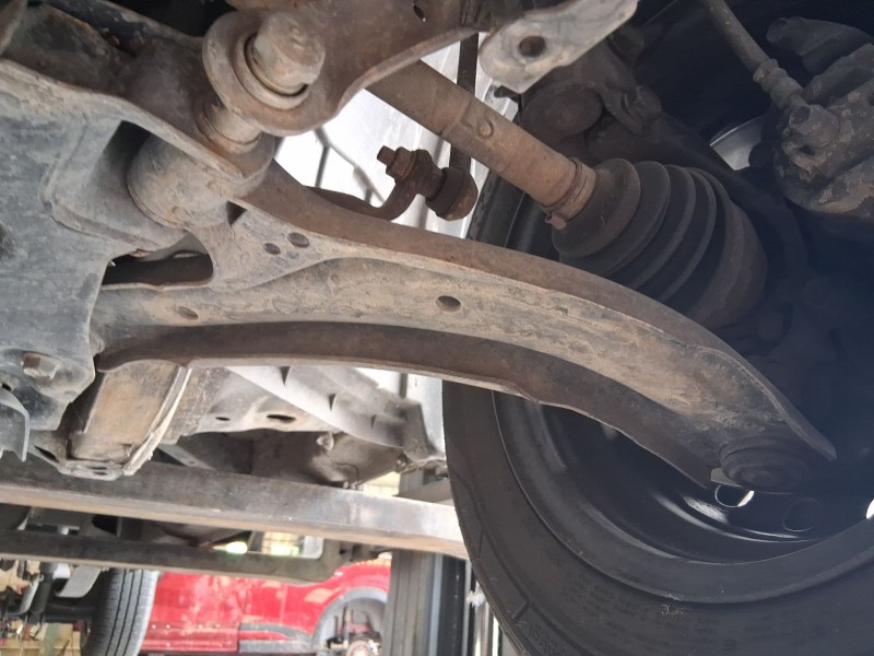 Recambio de brazo suspension inferior delantero izquierdo para nissan nv200 furgoneta 1.5 dci 110 (m20, m20m) referencia OEM IAM