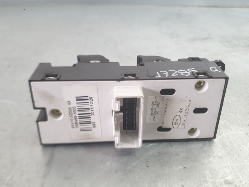 Recambio de mando elevalunas delantero izquierdo para hyundai i40 i (vf) 1.7 crdi referencia OEM IAM 935713Z000 C/MANDO RETROVIS