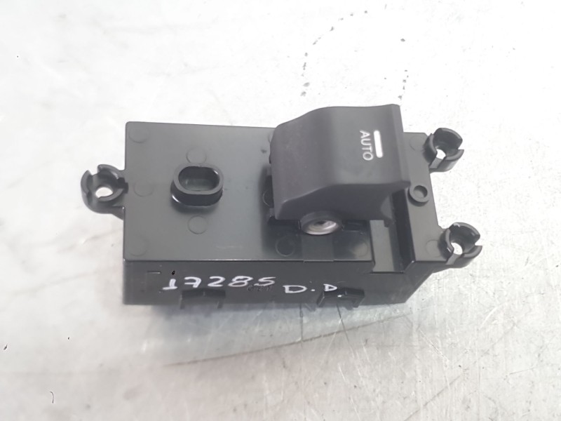 Recambio de mando elevalunas delantero derecho para hyundai i40 i (vf) 1.7 crdi referencia OEM IAM 935763Z000  