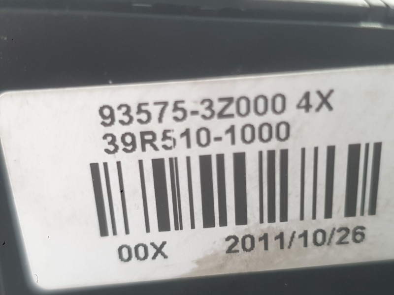 Recambio de mando elevalunas delantero derecho para hyundai i40 i (vf) 1.7 crdi referencia OEM IAM 935763Z000  
