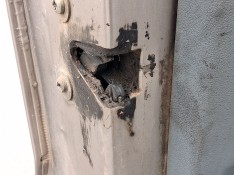 CERRADURA PUERTA DELANTERA IZQUIERDA NTC8288 