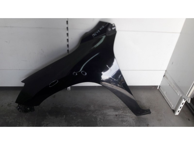 Recambio de aleta delantera izquierda para toyota rav 4 iii (_a3_) 2.0 (zsa35_) referencia OEM IAM 5381242340 TOCADA 
