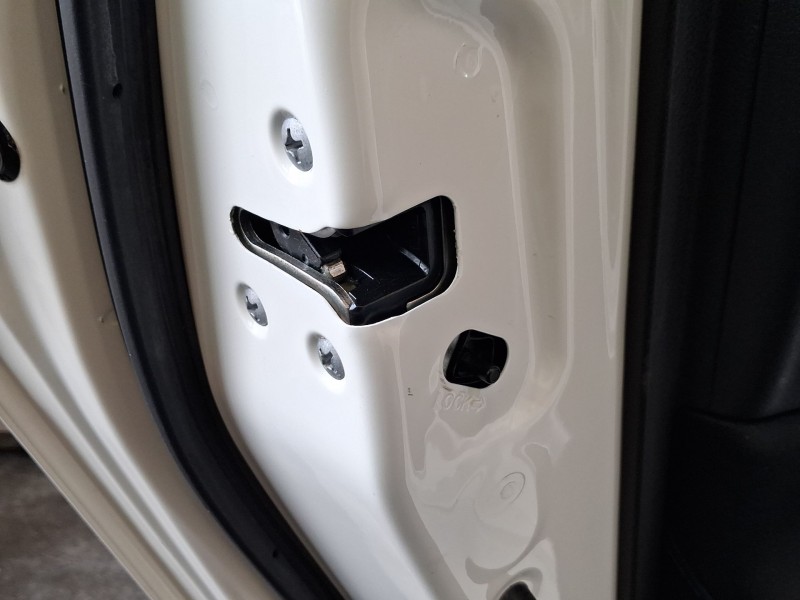 Recambio de cerradura puerta trasera izquierda para nissan leaf (ze1) electric referencia OEM IAM 825013NL1A  