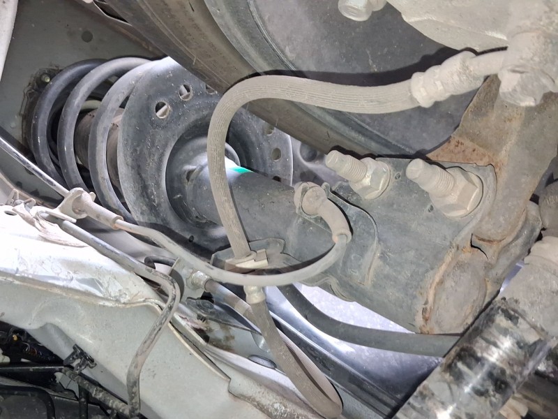Recambio de amortiguador delantero izquierdo para nissan leaf (ze1) electric referencia OEM IAM E43035SJ1A  