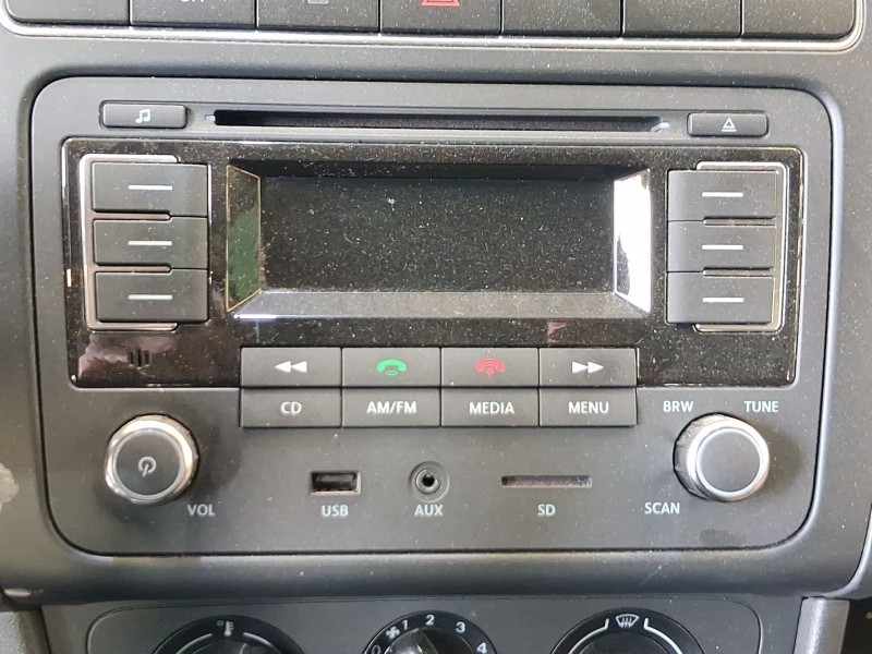 Recambio de sistema audio / radio cd para volkswagen polo v (6r1, 6c1) 1.6 tdi referencia OEM IAM 5M0057156D  