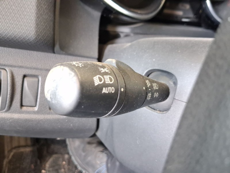 Recambio de mando luces y limpia para renault clio iv (bh_) 0.9 tce 90 referencia OEM IAM 255405718R  8201168016