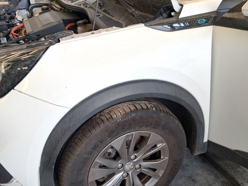 Recambio de aleta delantera izquierda para peugeot 2008 ii (ud_, us_, uy_, uj_, ur_, uc_) e-2008 referencia OEM IAM 9825439180  
