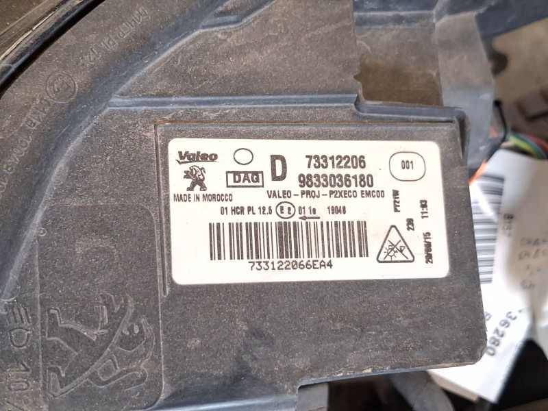 Recambio de faro derecho para peugeot 2008 ii (ud_, us_, uy_, uj_, ur_, uc_) e-2008 referencia OEM IAM 9833036180  