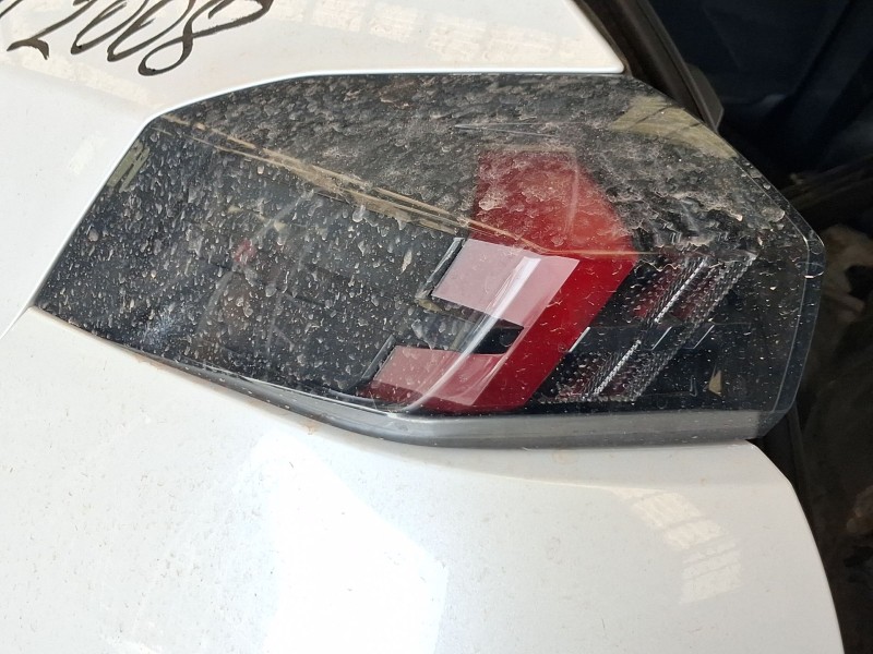 Recambio de piloto trasero izquierdo exterior para peugeot 2008 ii (ud_, us_, uy_, uj_, ur_, uc_) e-2008 referencia OEM IAM 9838