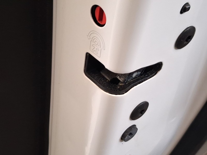 Recambio de cerradura puerta trasera derecha para peugeot 2008 ii (ud_, us_, uy_, uj_, ur_, uc_) e-2008 referencia OEM IAM 98444