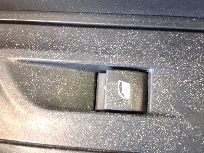 Recambio de mando elevalunas delantero derecho para peugeot 2008 ii (ud_, us_, uy_, uj_, ur_, uc_) e-2008 referencia OEM IAM 980