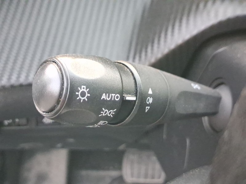 Recambio de mando luces y limpia para peugeot 2008 ii (ud_, us_, uy_, uj_, ur_, uc_) e-2008 referencia OEM IAM 98254515ZD  