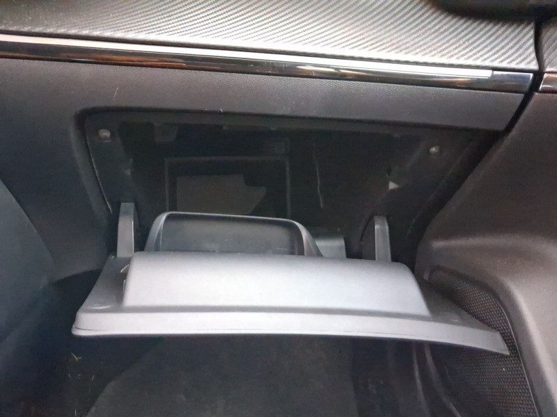 Recambio de guantera para peugeot 2008 ii (ud_, us_, uy_, uj_, ur_, uc_) e-2008 referencia OEM IAM 1662907180  