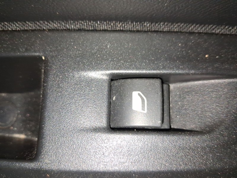 Recambio de mando elevalunas trasero izquierdo para peugeot 2008 ii (ud_, us_, uy_, uj_, ur_, uc_) e-2008 referencia OEM IAM 980