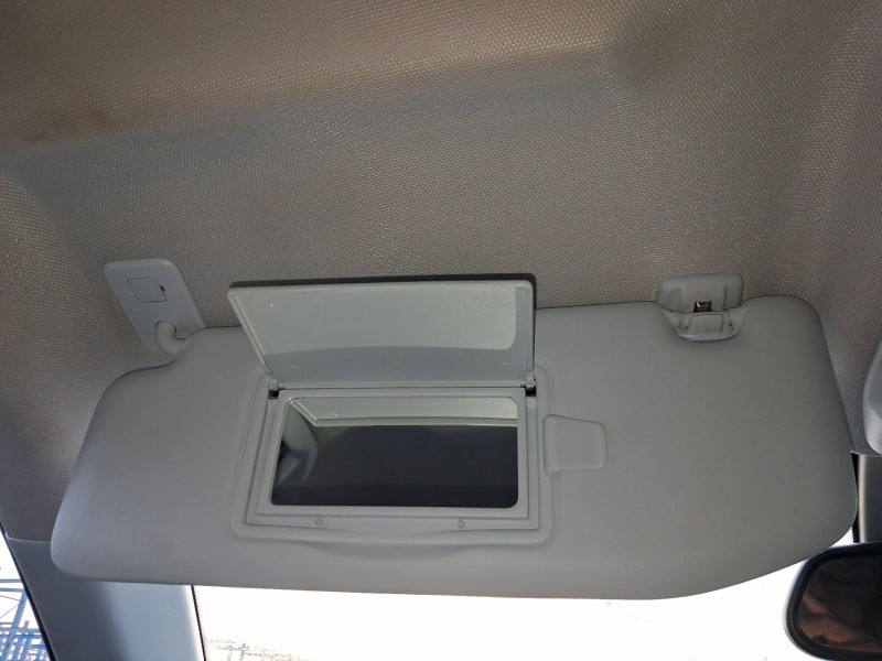 Recambio de parasol izquierdo para peugeot 2008 ii (ud_, us_, uy_, uj_, ur_, uc_) e-2008 referencia OEM IAM 98100807PR  