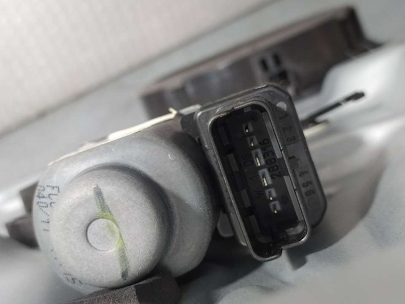 Recambio de elevalunas trasero derecho para kia cee´d active referencia OEM IAM 834801H020  ELECTRICO 6 PINES