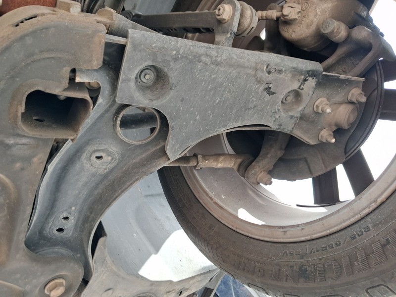 Recambio de brazo suspension inferior delantero izquierdo para seat arona (kj7, kjp) 1.0 tgi referencia OEM IAM 2Q0413032BB  