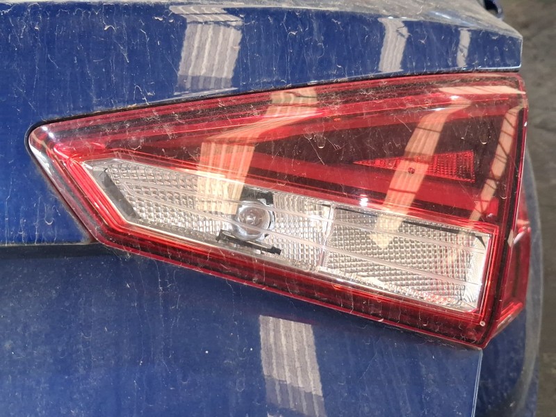 Recambio de piloto trasero derecho interior para seat arona (kj7, kjp) 1.0 tgi referencia OEM IAM 6F9945308D  