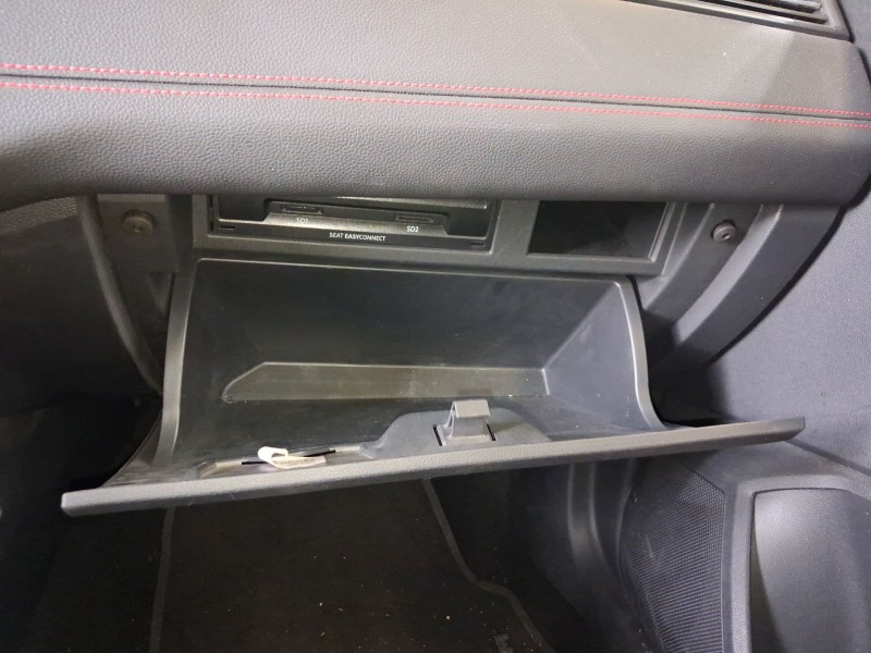 Recambio de guantera para seat arona (kj7, kjp) 1.0 tgi referencia OEM IAM 6F1857095AE82V  