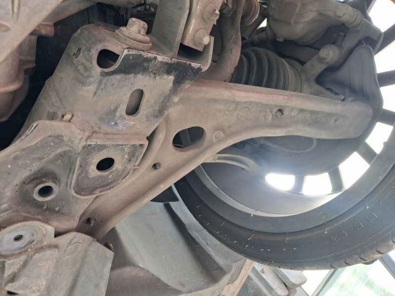 Recambio de brazo suspension inferior delantero izquierdo para mercedes-benz clase b sports tourer (w246, w242) b 180 cdi (246.2