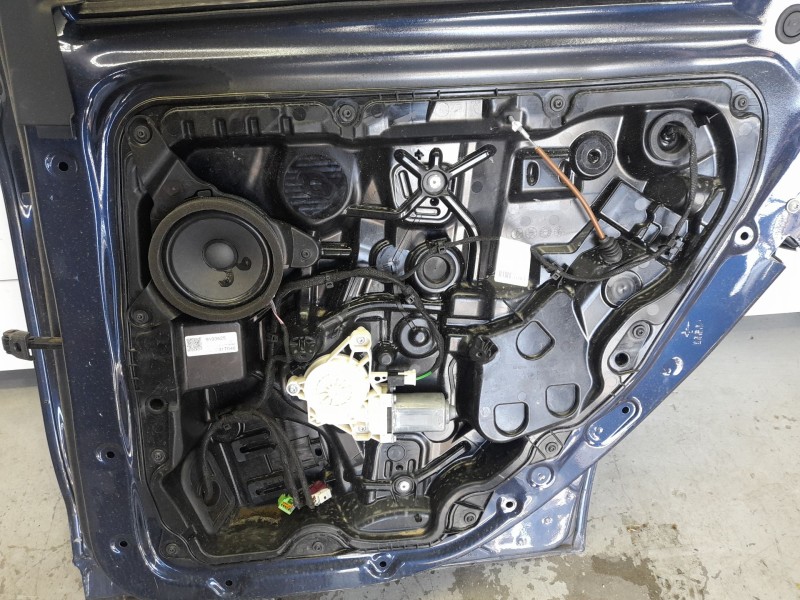 Recambio de elevalunas trasero derecho para mercedes-benz clase c (w206) c 300 de (206.208) referencia OEM IAM A2067300802 2 PIN