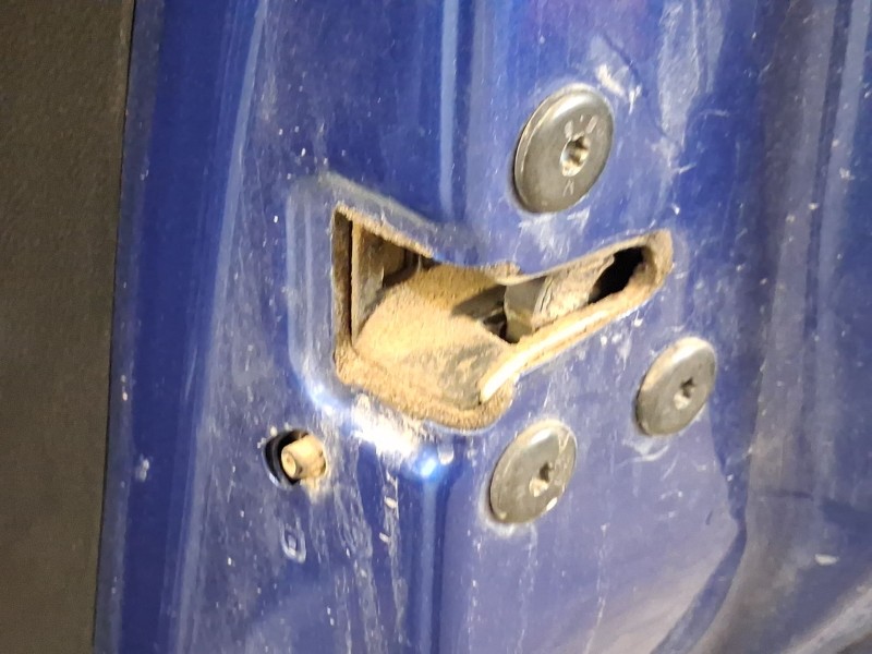 Recambio de cerradura puerta trasera derecha para dacia sandero iii 1.0 tce 90 eco-g referencia OEM IAM   