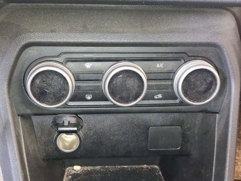 Recambio de mando climatizador para dacia sandero iii 1.0 tce 90 eco-g referencia OEM IAM   