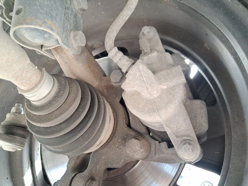 Recambio de pinza freno delantera izquierda para dacia sandero iii 1.0 tce 90 eco-g referencia OEM IAM 410111208R  