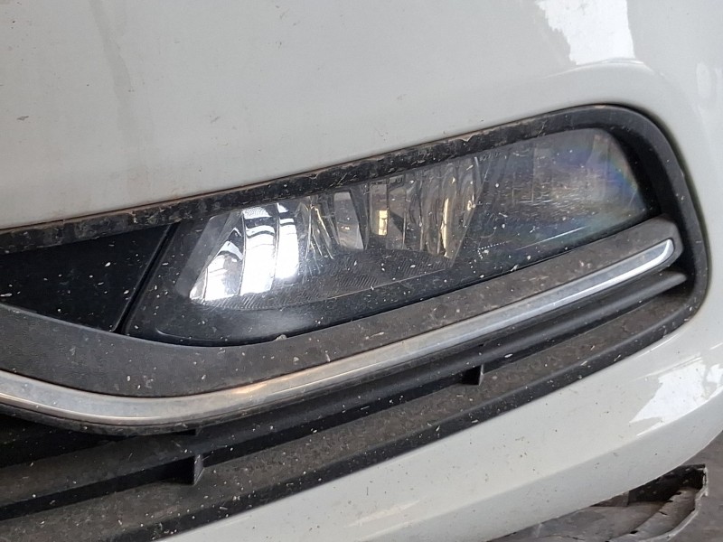 Recambio de faro antiniebla izquierdo para volkswagen polo v (6r1, 6c1) 1.2 tsi 16v referencia OEM IAM   