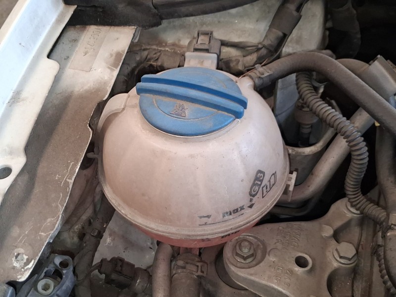 Recambio de deposito expansion para volkswagen polo v (6r1, 6c1) 1.2 tsi 16v referencia OEM IAM 6Q0121407D  