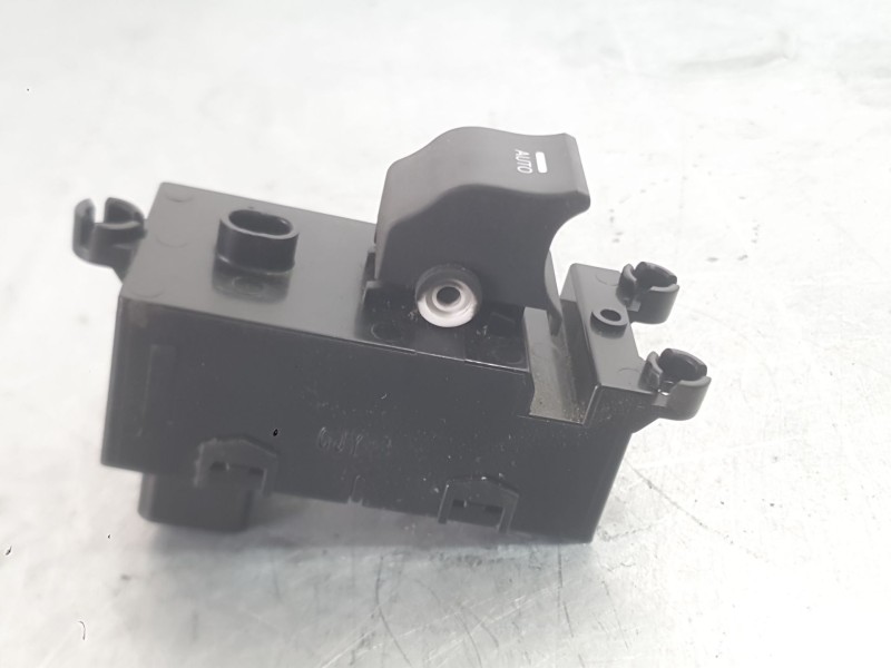 Recambio de mando elevalunas trasero derecho para hyundai i40 i (vf) 1.7 crdi referencia OEM IAM 935803Z0504X  