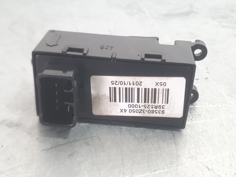 Recambio de mando elevalunas trasero derecho para hyundai i40 i (vf) 1.7 crdi referencia OEM IAM 935803Z0504X  
