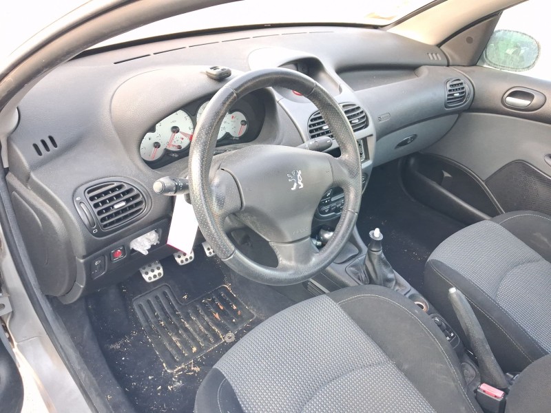 peugeot 206 cc (2d) del año 2001